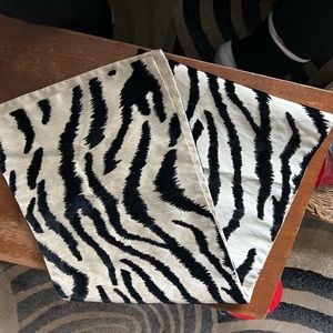 Zebra table runner.